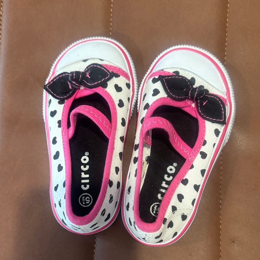 Circo Kids' White and Pink Bow Sneakers